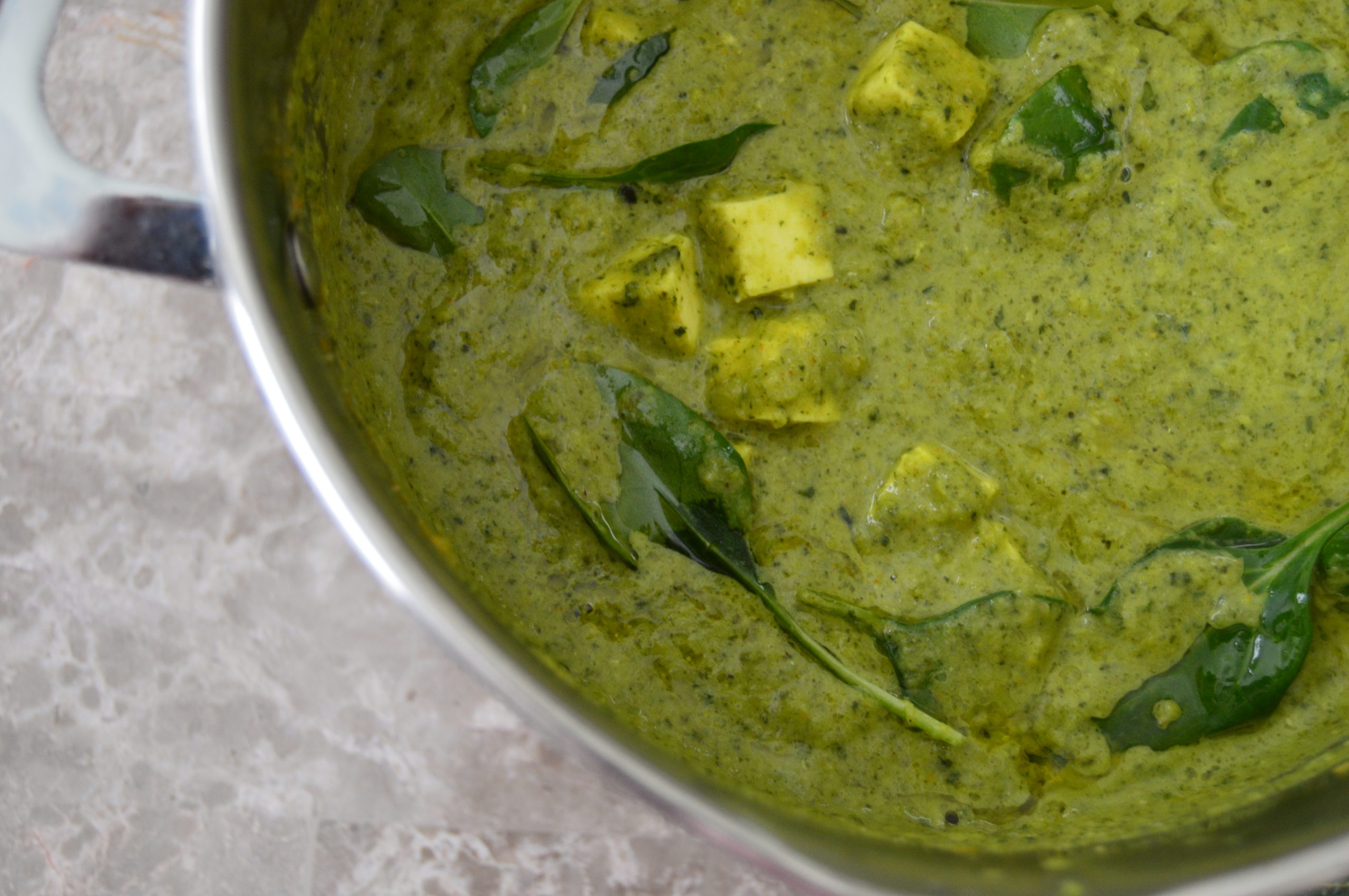 Sweet Peas Spinach Curry With Paneer